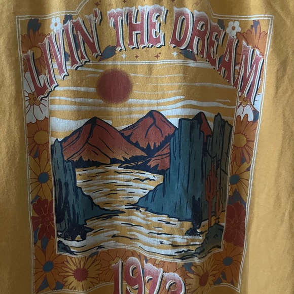 Yellow Graphic‎ T-Shirt - Picture 2 of 4